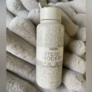 Simple Modern 32oz Cream Leopard Print Water Bottle